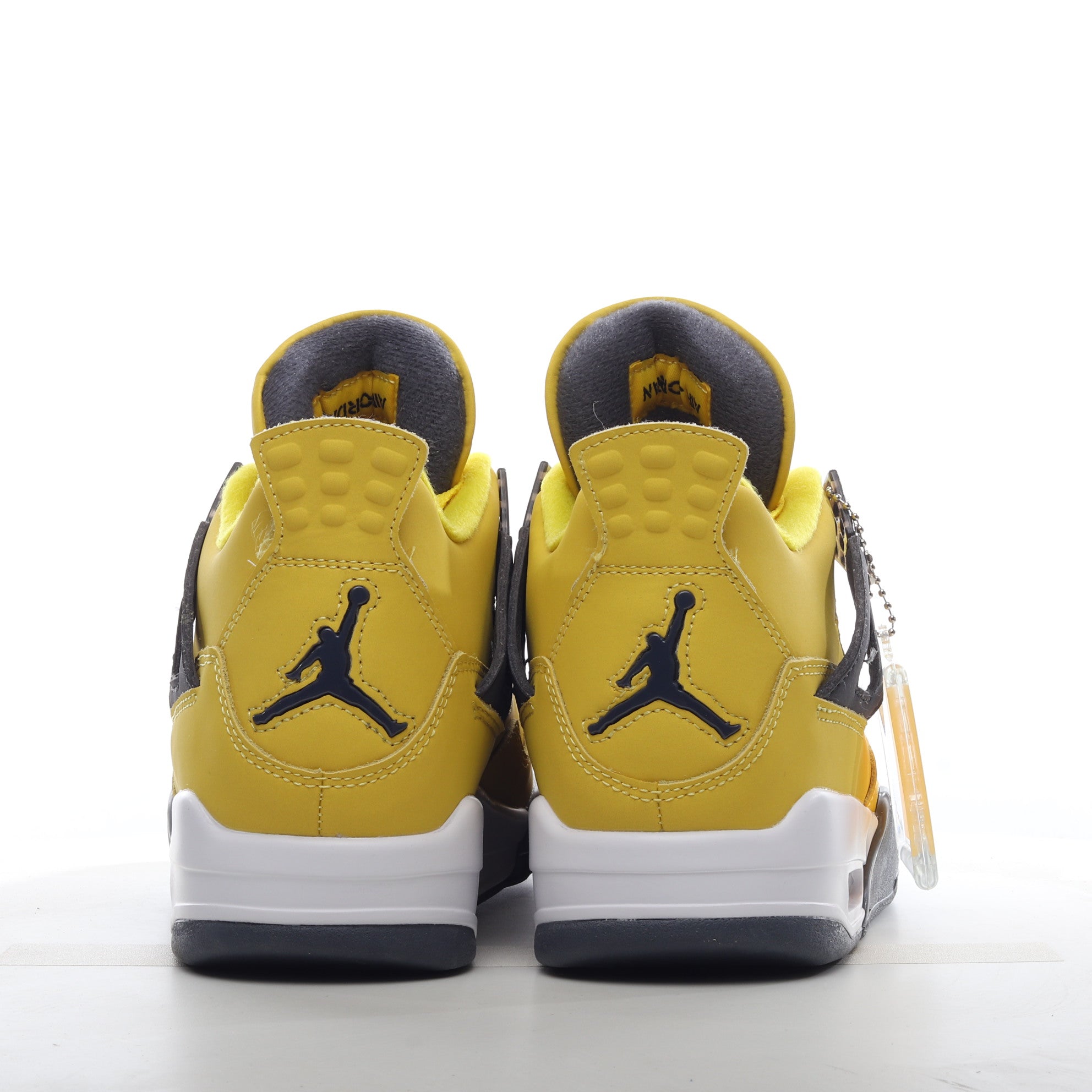 AJ4