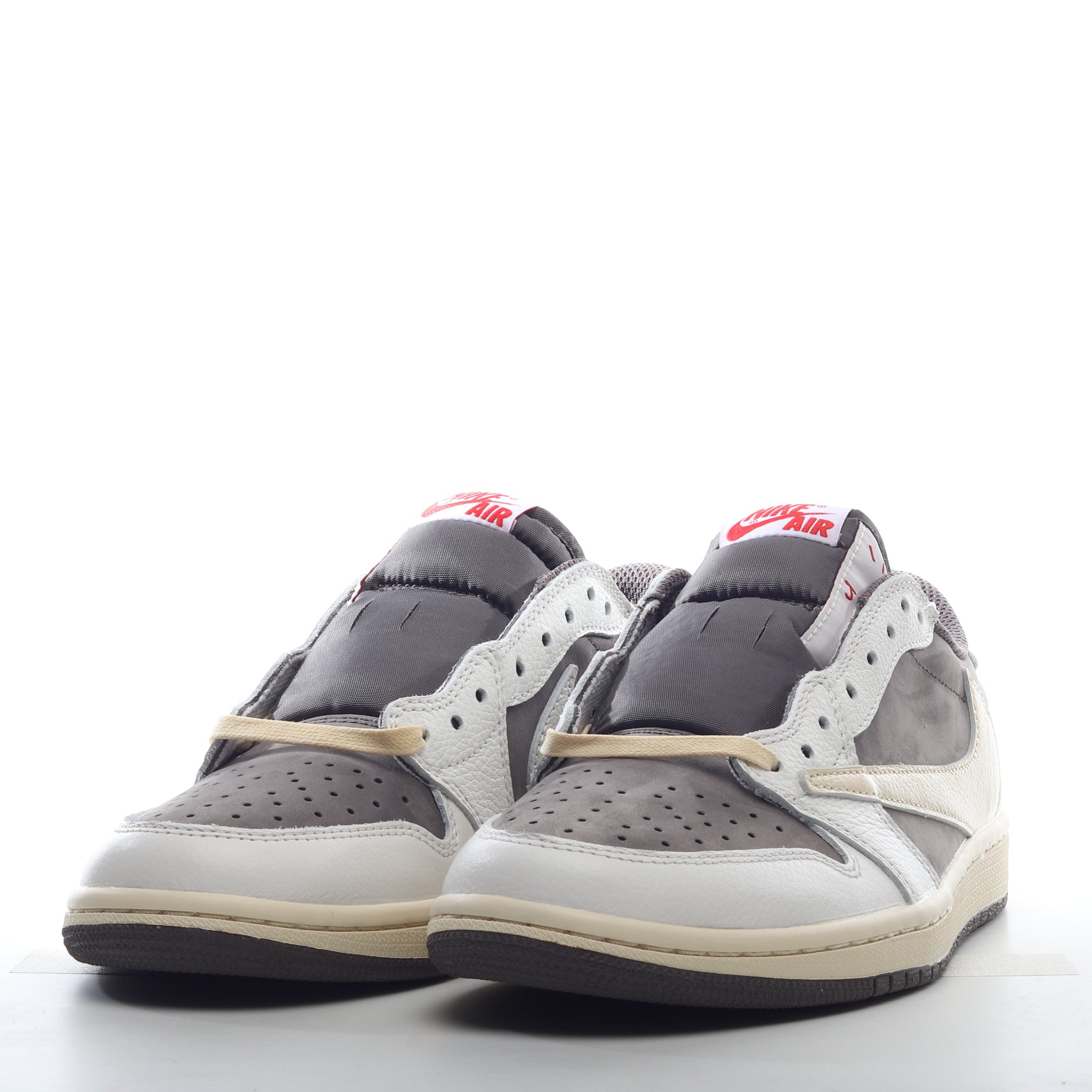 AJ1 LOW TRAVIS