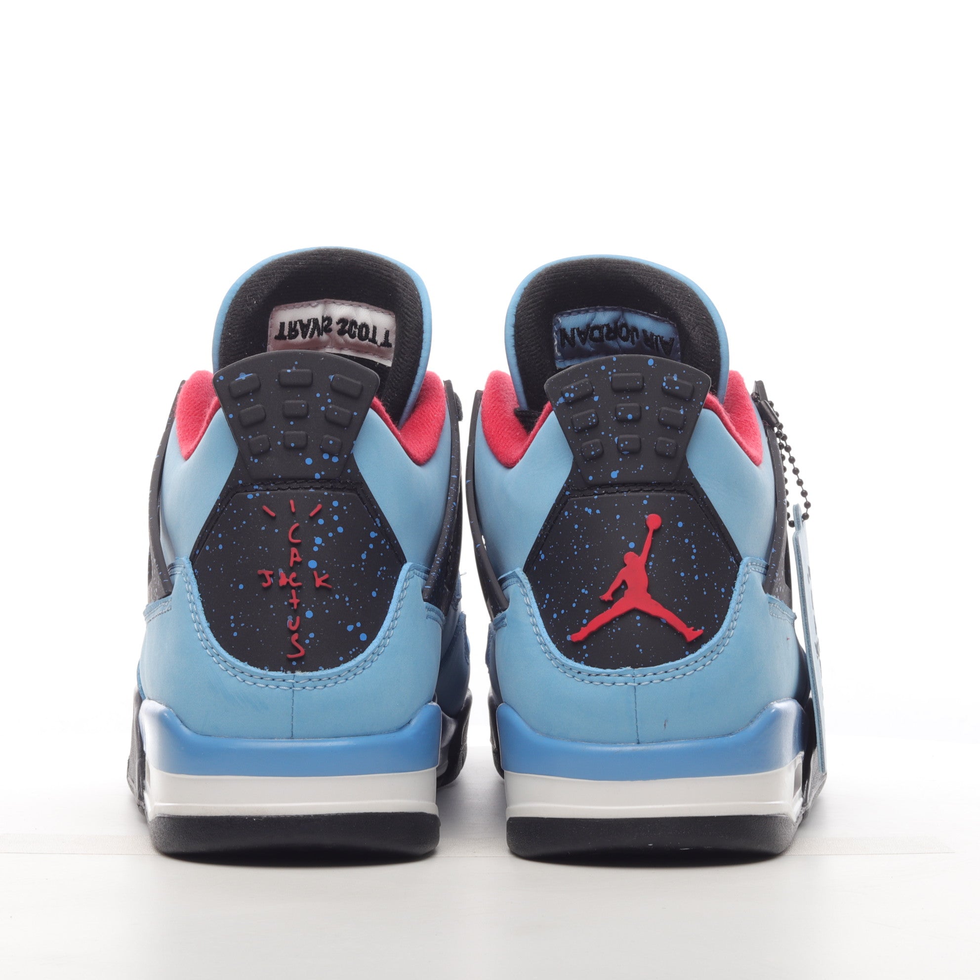 AJ4 TRAVIS