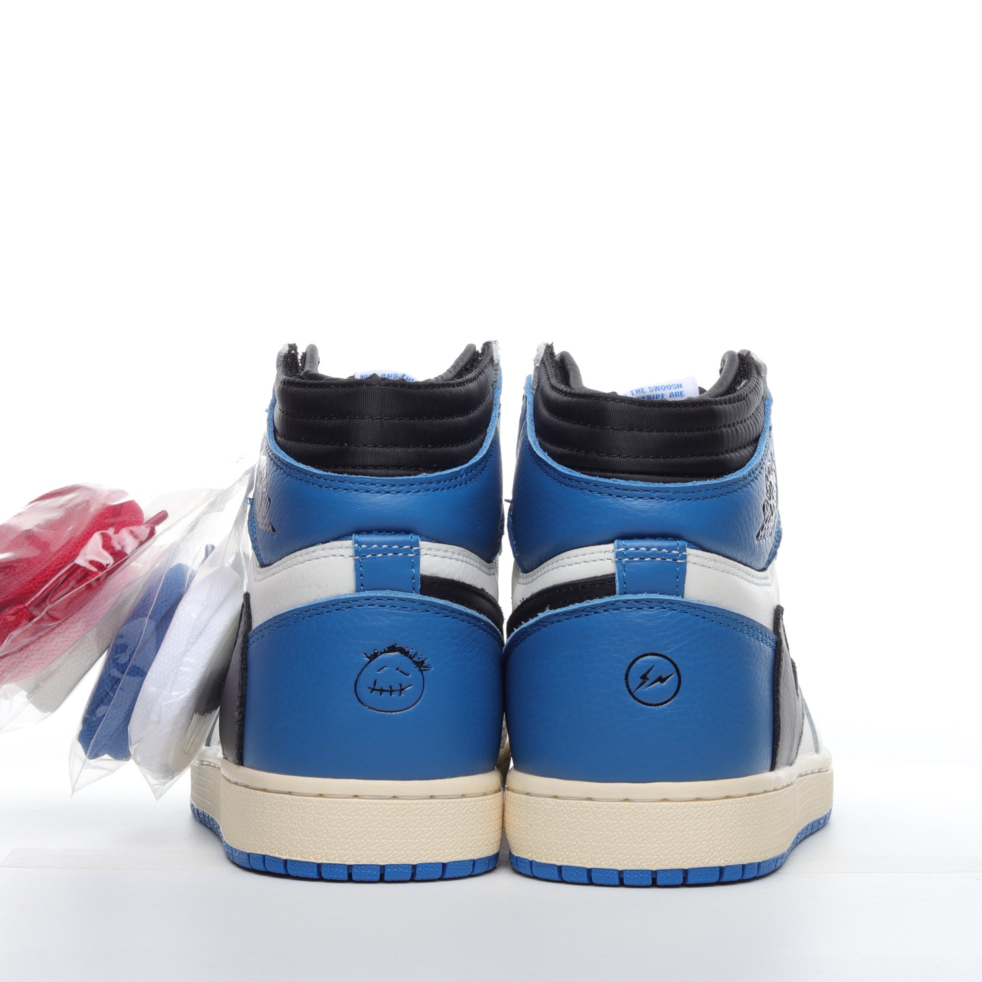 AJ1 TRAVIS