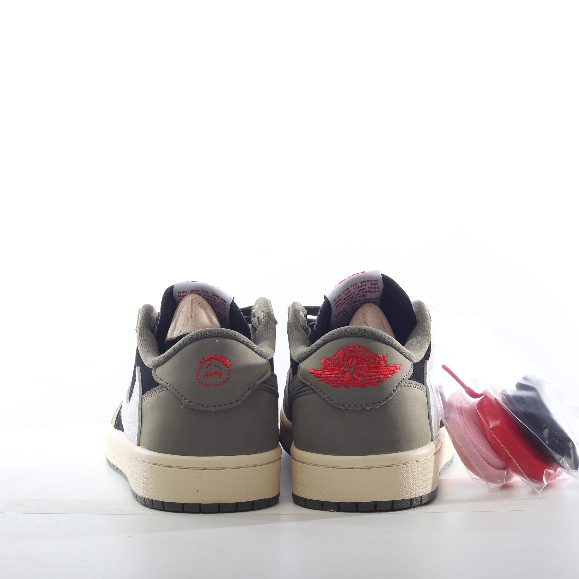 AJ1 LOW TRAVIS